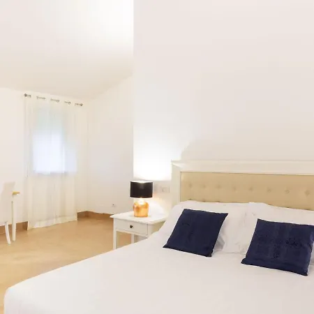 Hébergement de vacances Attractive In Papiano With Whirlpool *