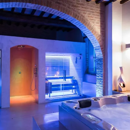 Attractive In Papiano With Whirlpool Hébergement de vacances